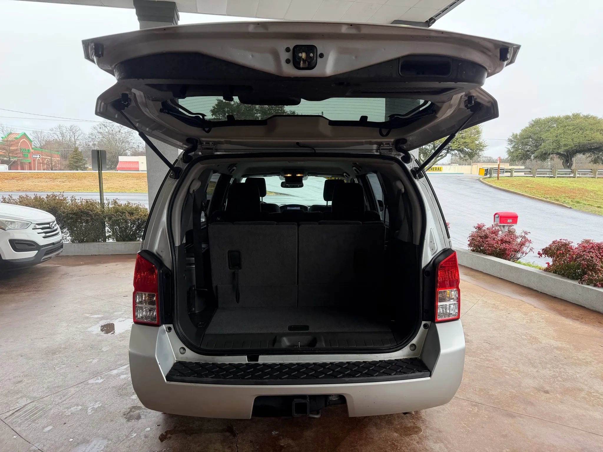 Used 2012 Nissan Pathfinder SV image 22