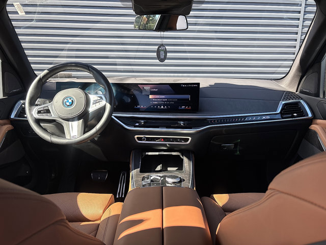 Used 2026 BMW X5 xDrive50e image 12