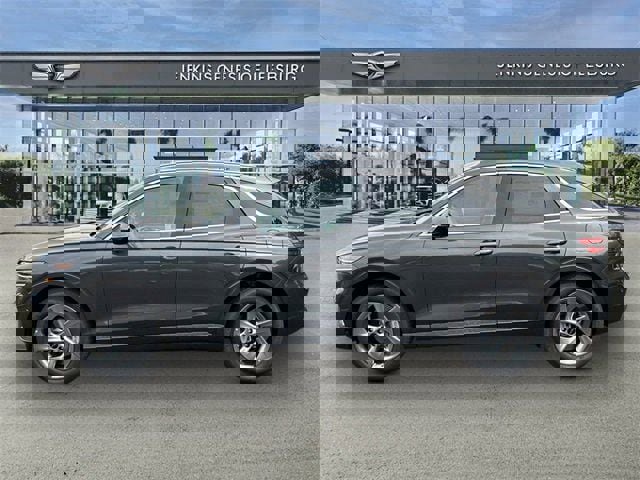 Used 2026 Genesis GV70 2.5T Advanced image 13