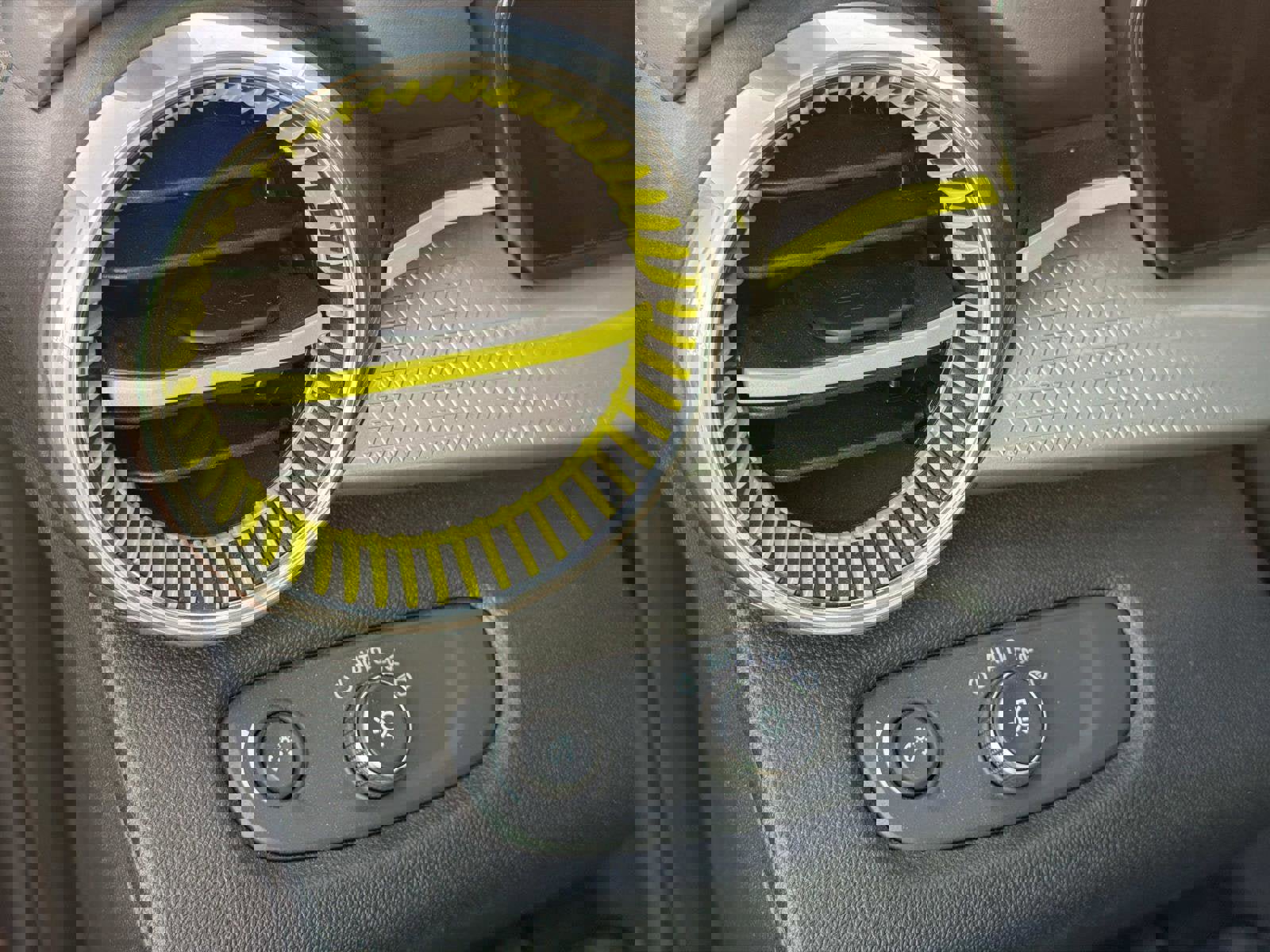 Certified 2025 Chevrolet Trax LT w/ Driver Confidence Package image 5