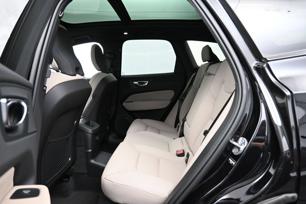 New 2026 Volvo XC60 T8 Plus w/ Protection Package Premier AWD/4WD image 22