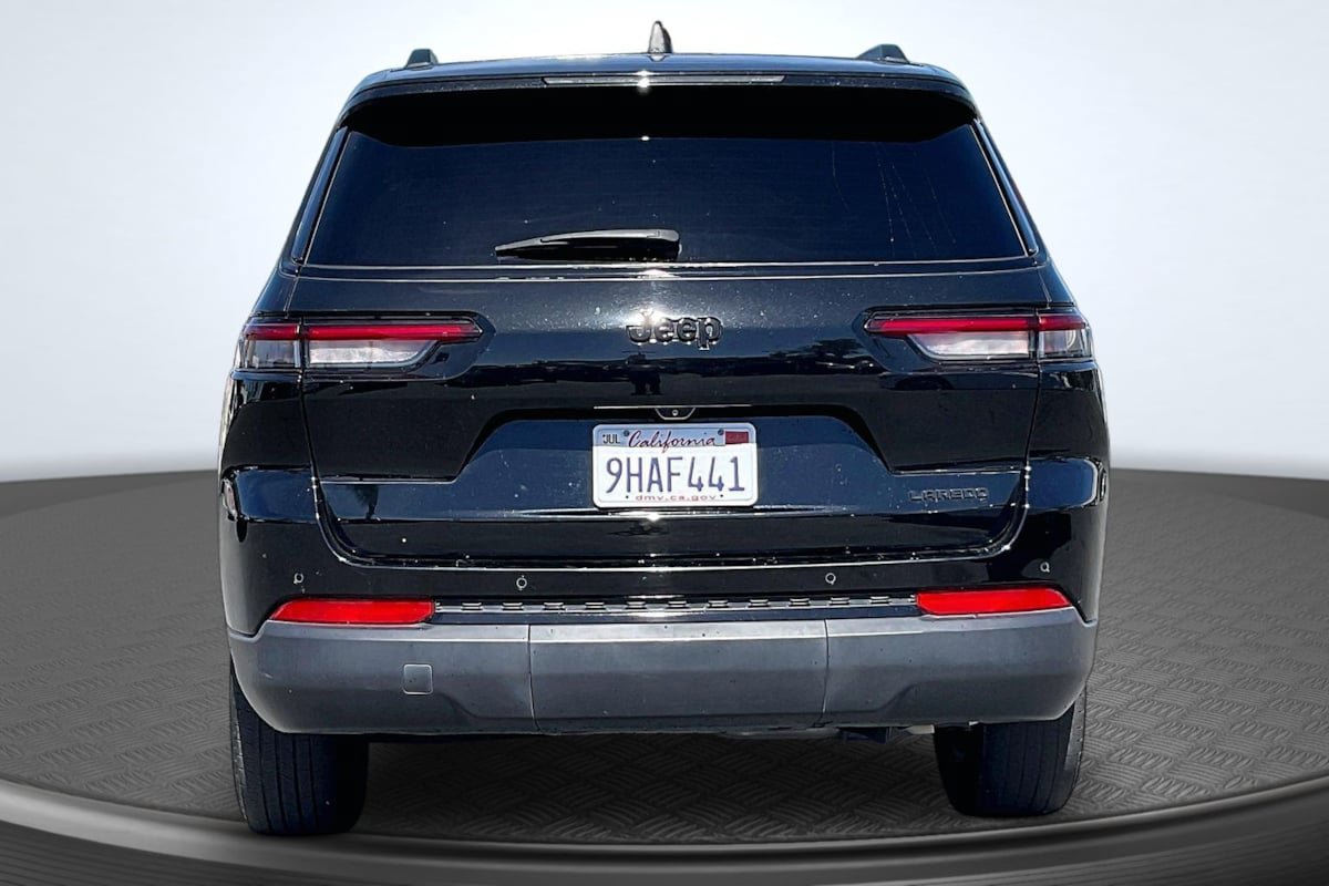Used 2023 Jeep Grand Cherokee L Laredo w/ Luxury Tech Group I RWD image 4