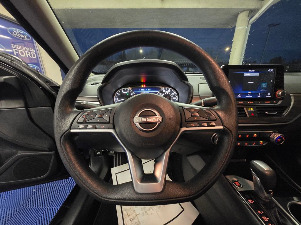 Used 2024 Nissan Altima 2.5 SV image 13