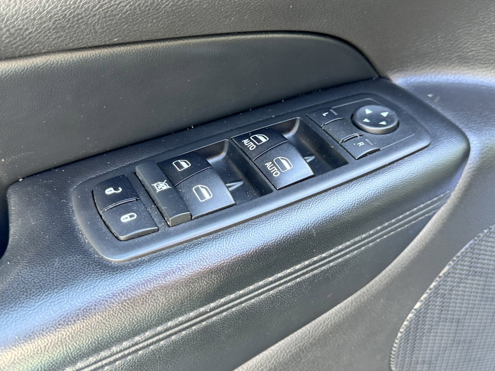 Used 2018 Jeep Grand Cherokee Altitude image 17