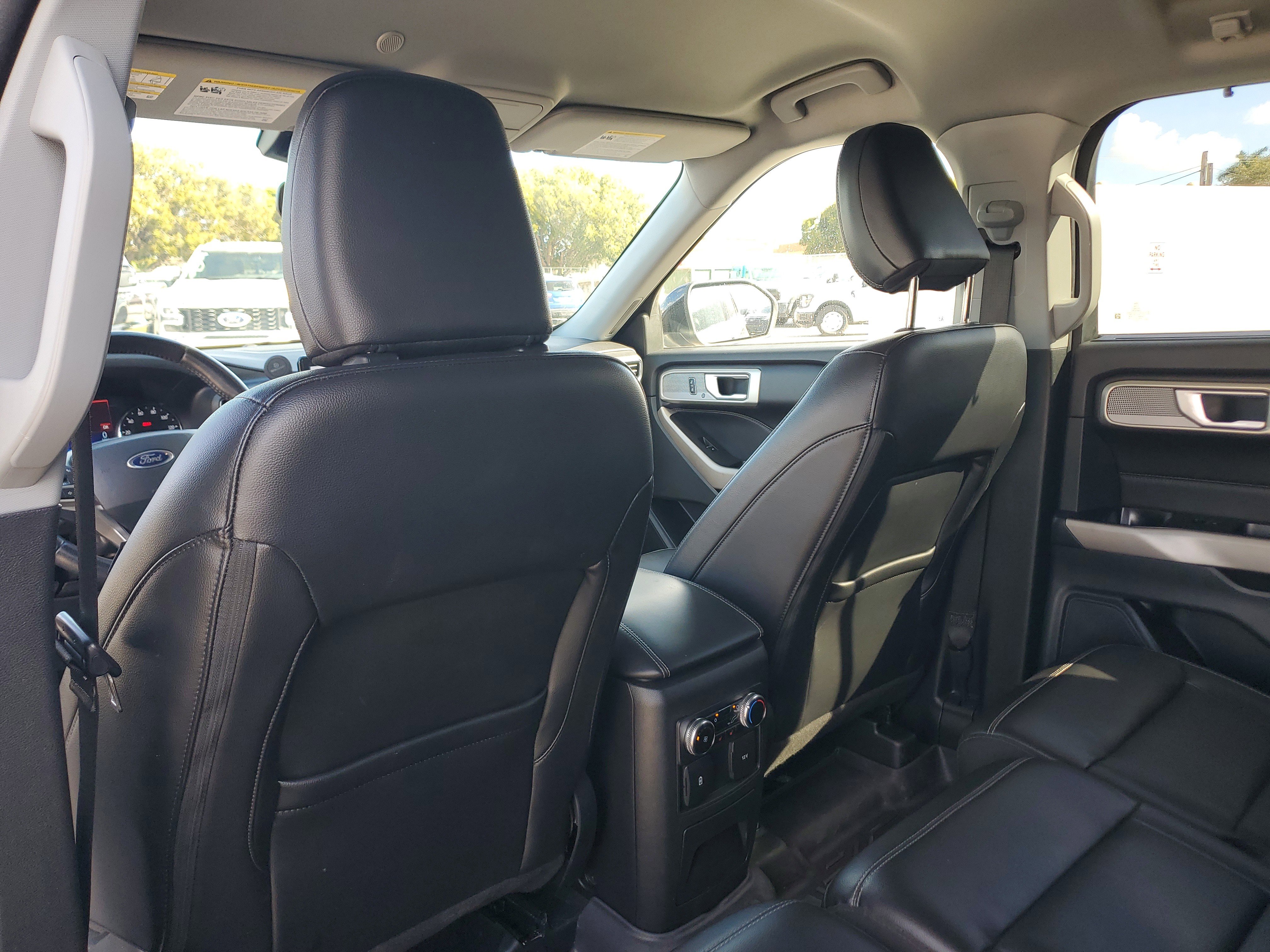 Used 2023 Ford Explorer Limited image 13