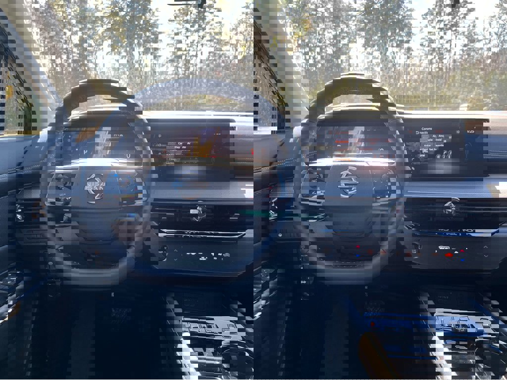 New 2025 Nissan Murano SV image 18