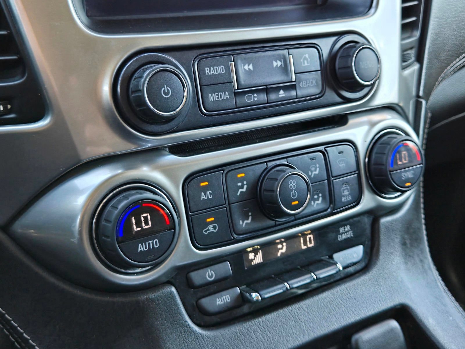 Used 2020 Chevrolet Tahoe LS RWD image 23