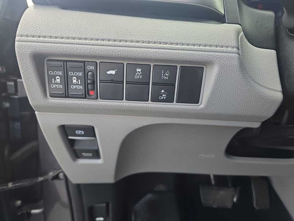 Used 2018 Honda Odyssey EX-L image 17
