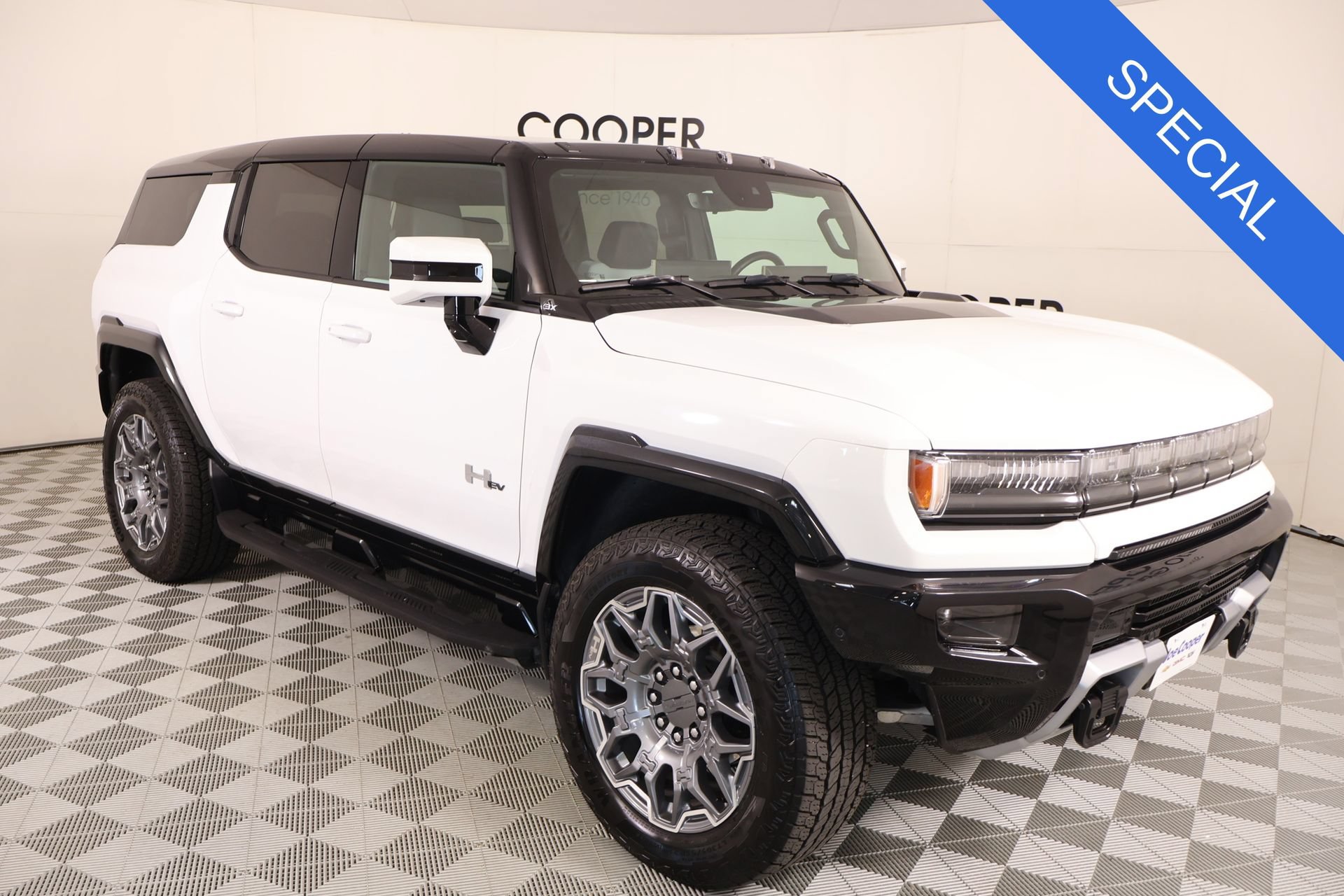 Used 2025 GMC Hummer EV 3X AWD/4WD image 1