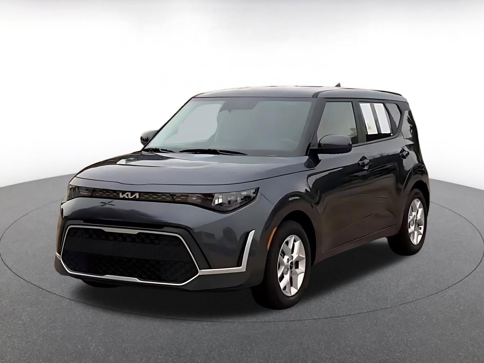 Used 2025 Kia Soul LX w/ LX Technology Package FWD image 7