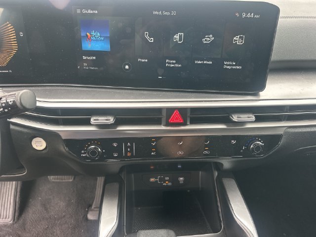 Certified 2025 Kia Sorento LX FWD image 23