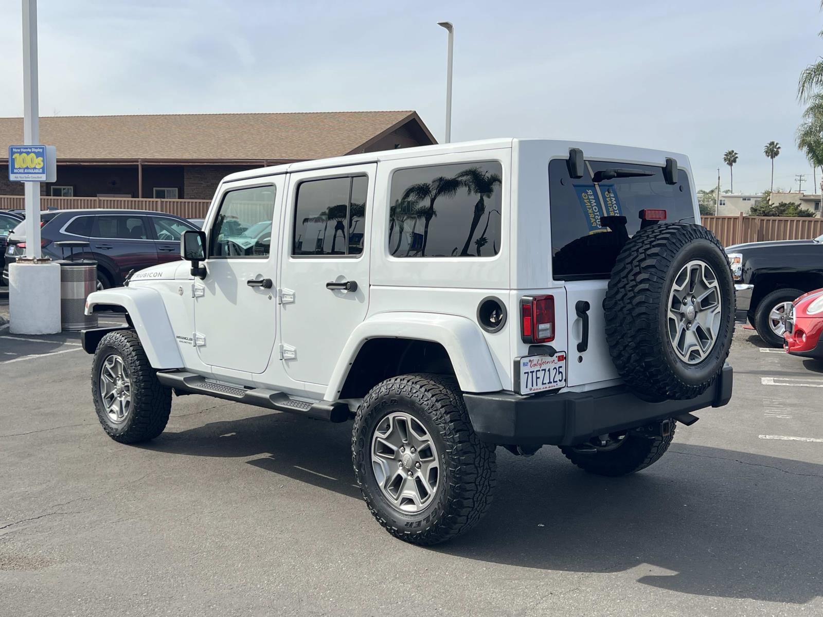 Used 2016 Jeep Wrangler Unlimited Rubicon w/ Connectivity Group image 3