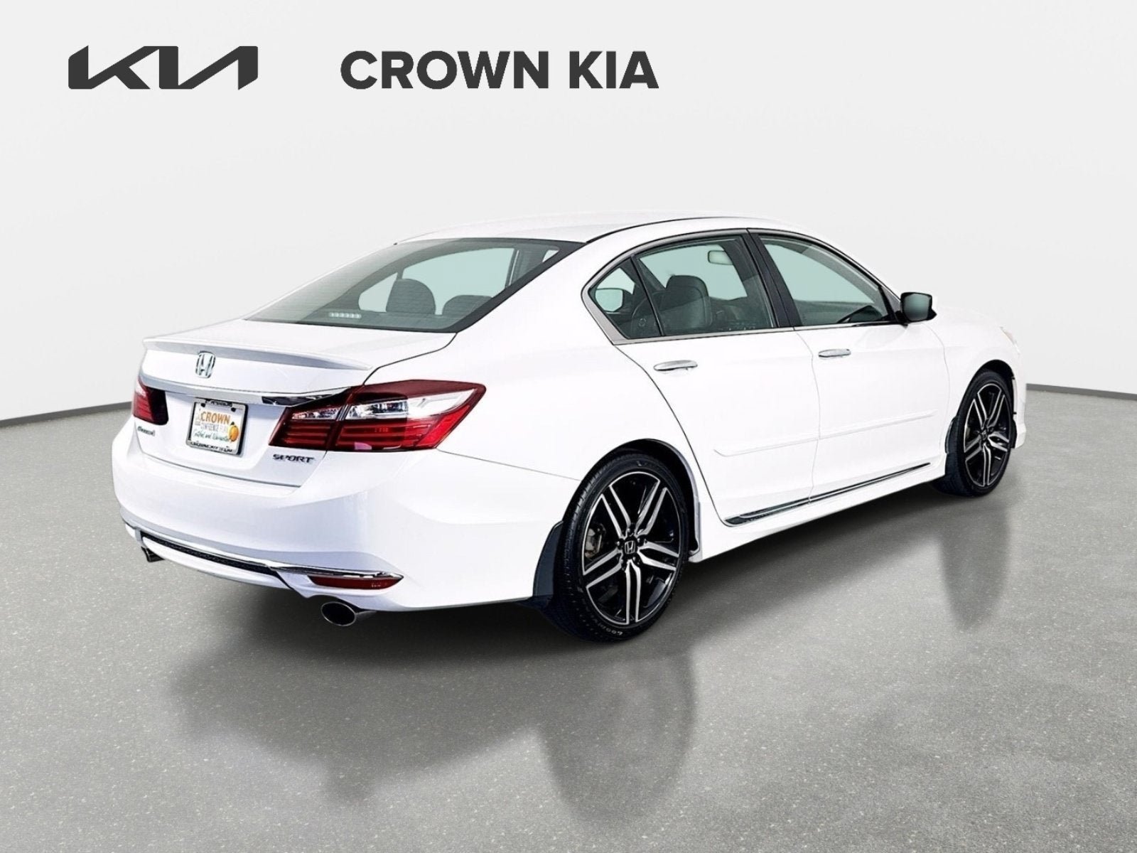Used 2017 Honda Accord Sport image 6