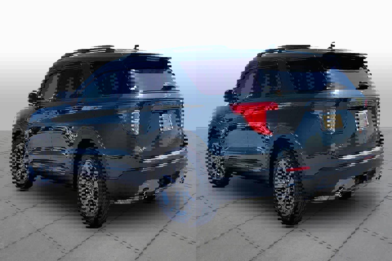 Certified 2022 Ford Explorer XLT w/ Equipment Group 202A image 12