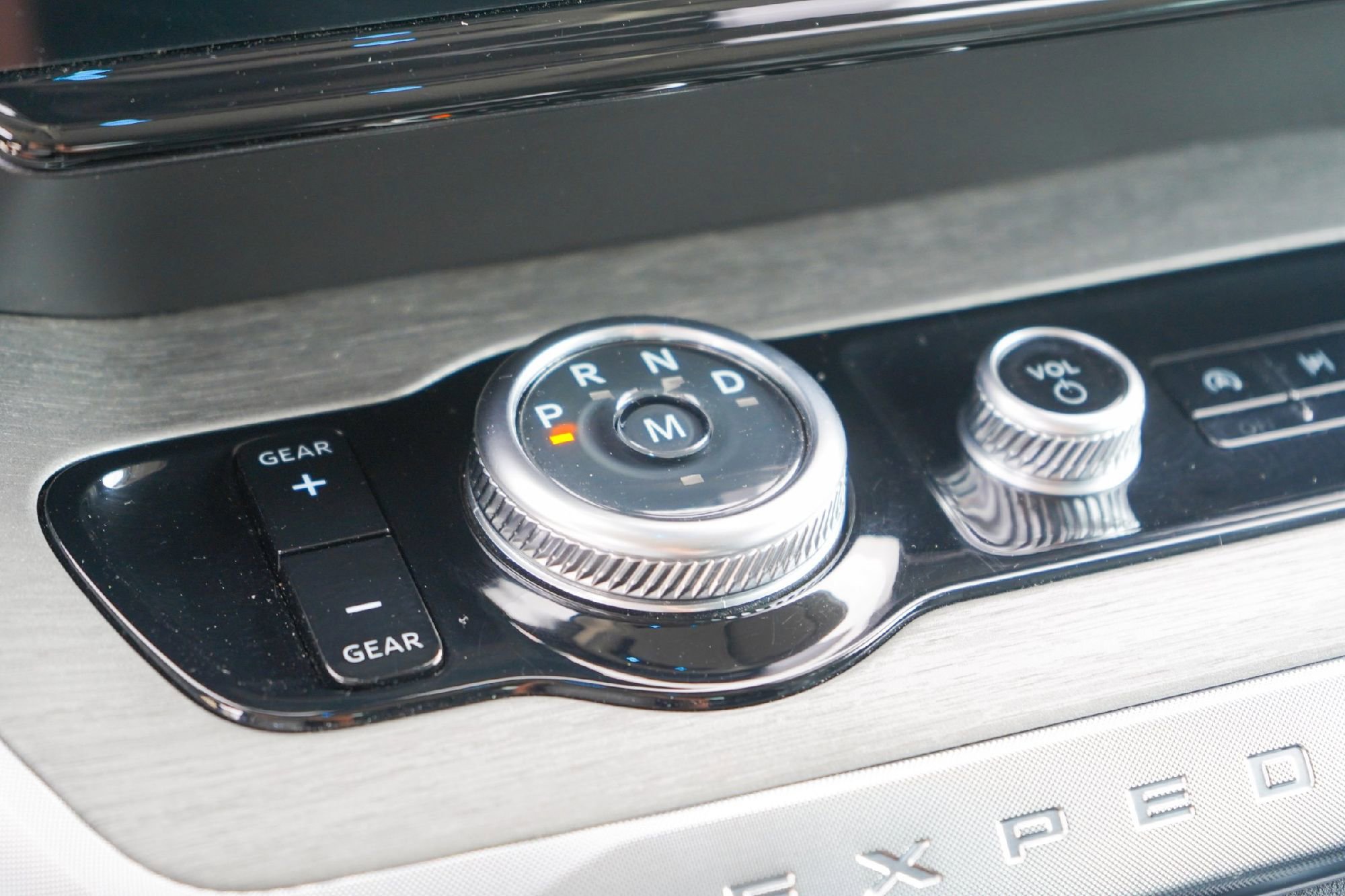 Used 2025 Ford Expedition Max Platinum image 15