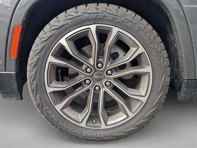 Used 2022 Jeep Grand Wagoneer Series III w/ Rear Seat Video Group 1 image 19