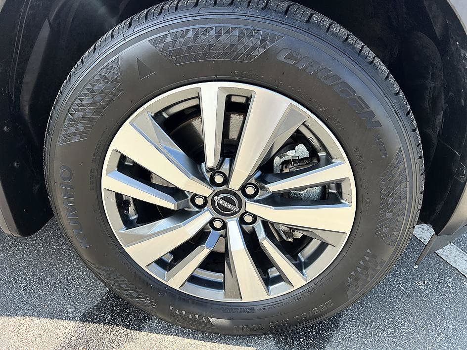 Certified 2025 Nissan Pathfinder SL w/ Cargo Package FWD image 12