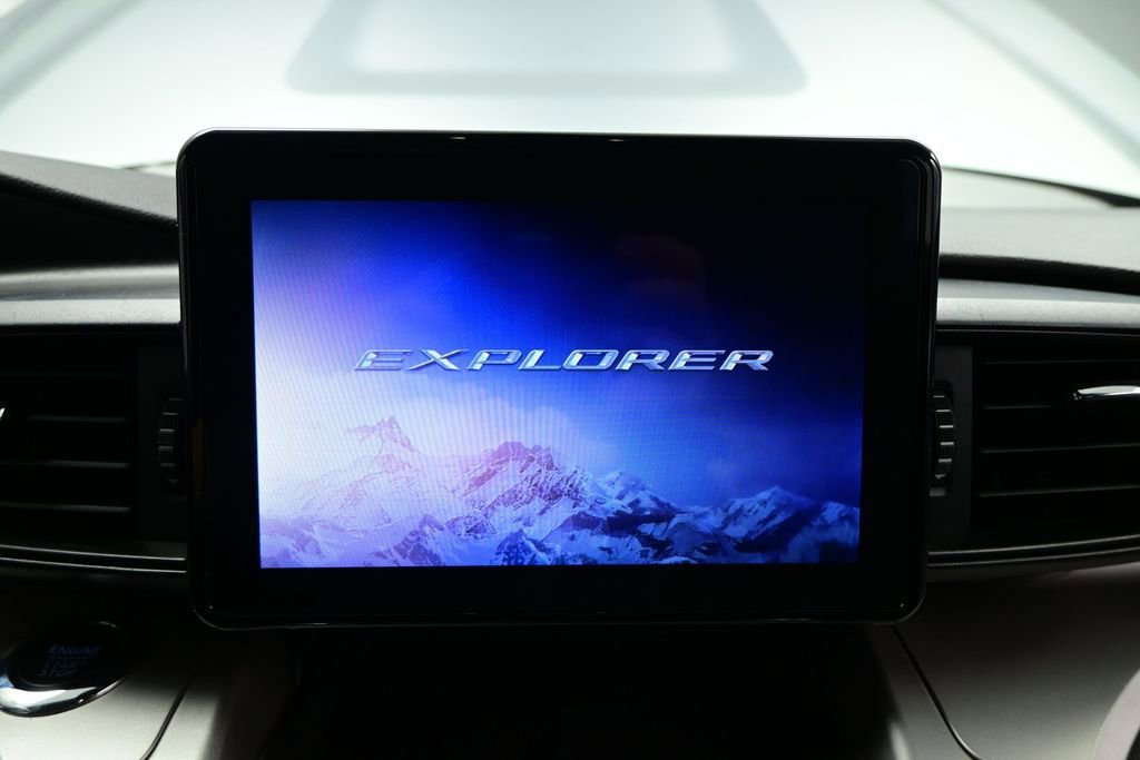 Used 2022 Ford Explorer XLT RWD image 16