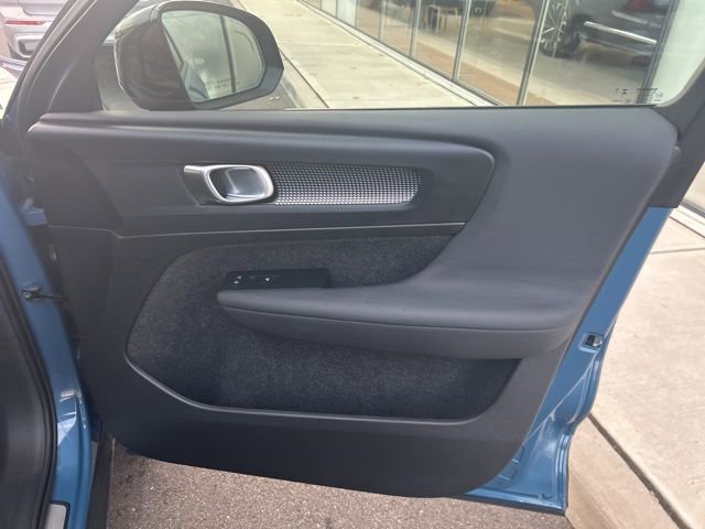 Certified 2025 Volvo XC40 B5 Plus image 14