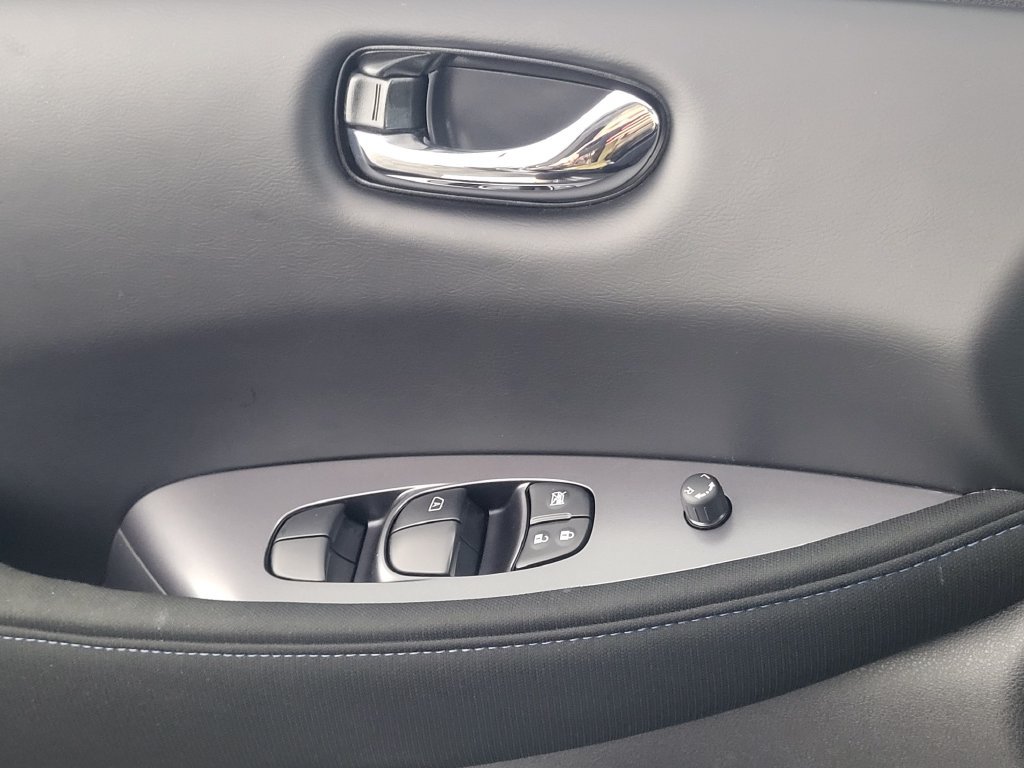 Used 2025 Nissan Leaf S FWD image 22