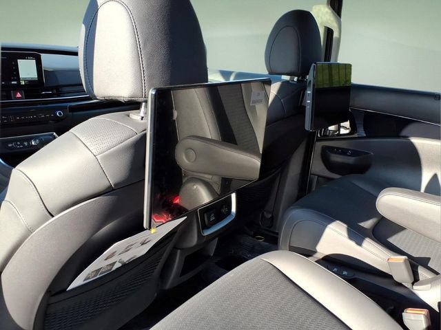 Used 2025 Kia Carnival SX Prestige FWD image 13