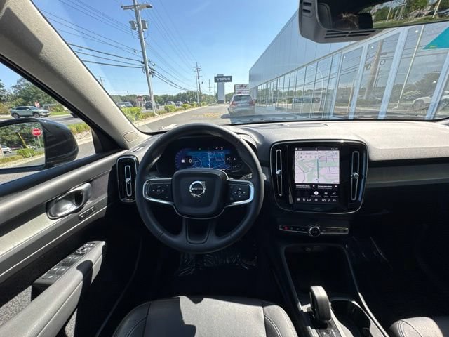 Certified 2025 Volvo XC40 B5 Core AWD/4WD image 21
