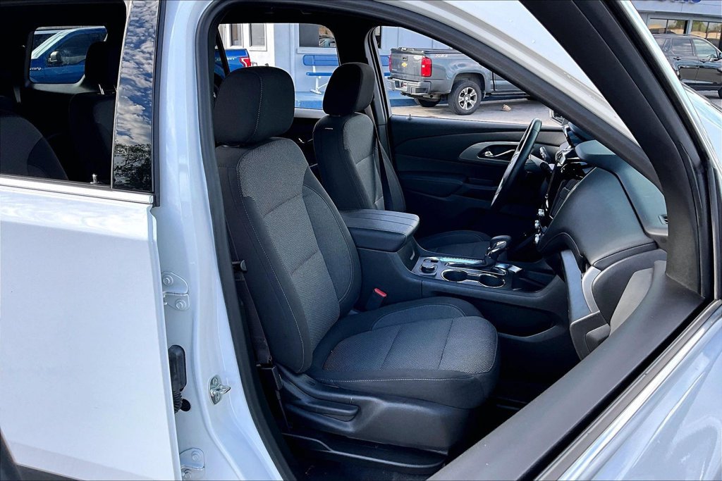 Used 2023 Chevrolet Traverse LT FWD image 28
