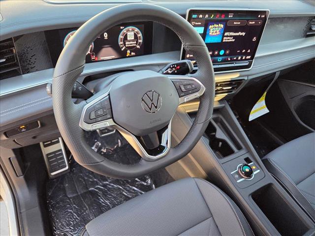 New 2026 Volkswagen Tiguan SE R-Line FWD image 3
