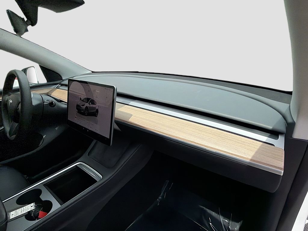Used 2023 Tesla Model Y Long Range image 31