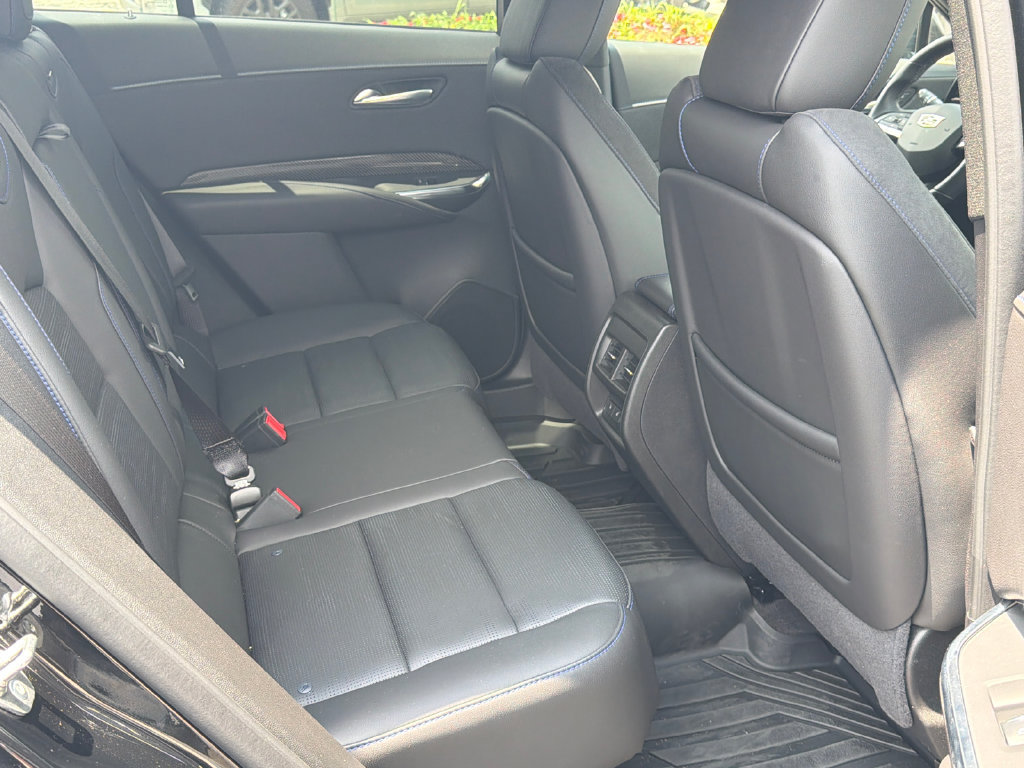 Used 2025 Cadillac XT4 Sport FWD image 15