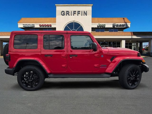 Used 2025 Jeep Wrangler Unlimited Sahara AWD/4WD image 3