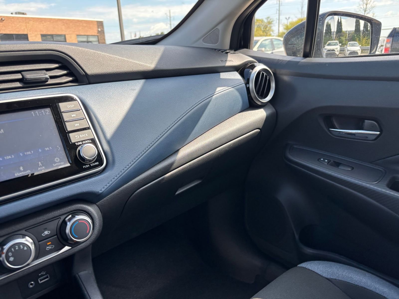 Used 2025 Nissan Versa SV FWD image 33