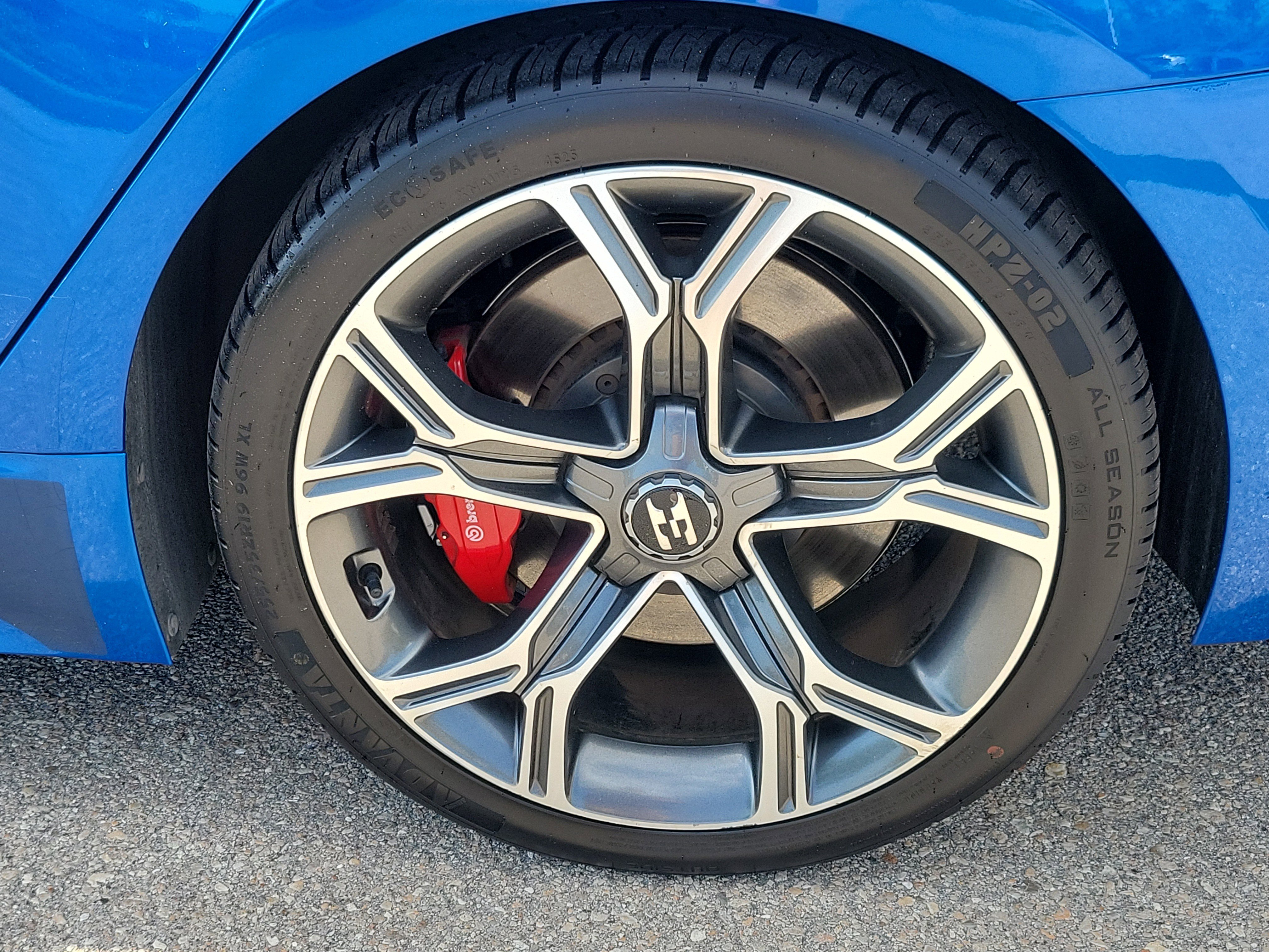 Used 2018 Kia Stinger GT2 image 9