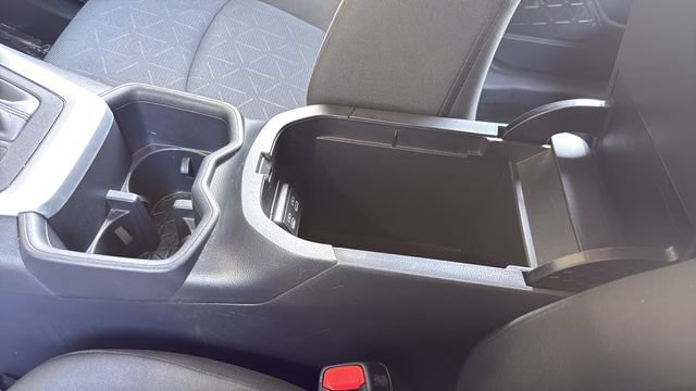 Used 2025 Toyota RAV4 XLE FWD image 23