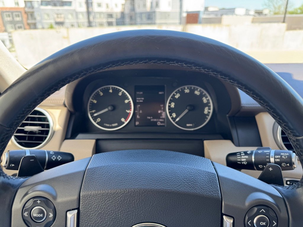 Used 2016 Land Rover LR4 HSE LUX AWD/4WD image 16