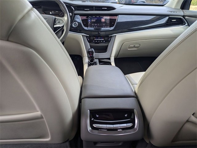 Used 2025 Cadillac XT6 Premium Luxury image 28