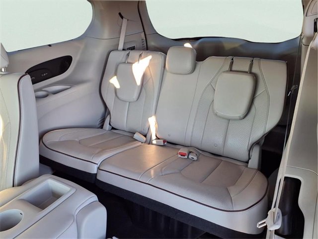 Used 2019 Chrysler Pacifica Limited w/ Advanced Safetytec Group image 26