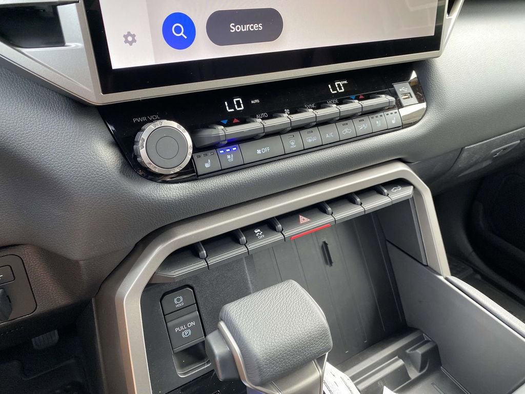 New 2026 Toyota Tundra Limited AWD/4WD image 19