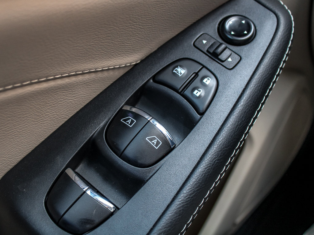 Used 2023 Nissan Maxima Platinum FWD image 31