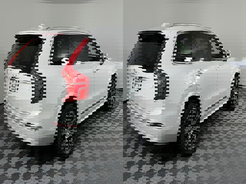New 2025 Volvo XC90 B6 Plus w/ Protection Package Premier image 4