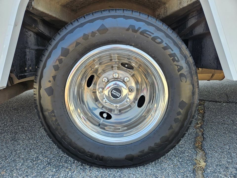 Used 2018 Ford E-450 and Econoline 450 Super Duty w/ Motorhome Prep Package RWD image 10