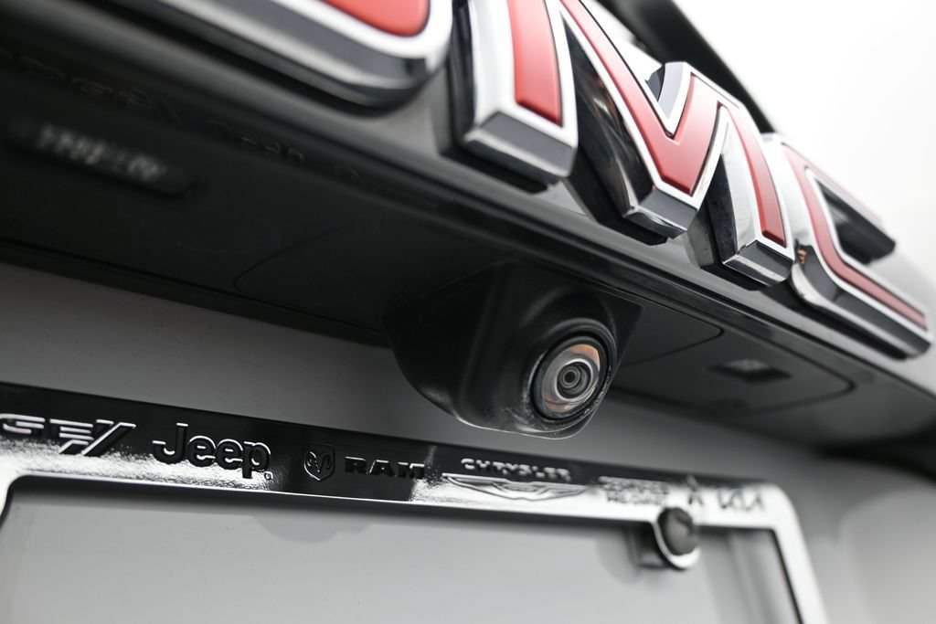 Used 2023 GMC Acadia SLE w/ Driver Convenience Package FWD image 37