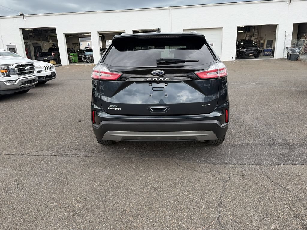 Used 2024 Ford Edge SEL w/ Convenience Package AWD/4WD image 4