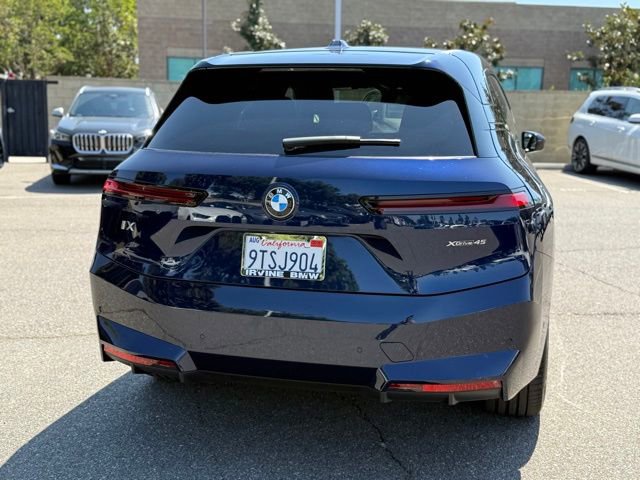 Used 2026 BMW iX xDrive45 w/ Premium Package image 9