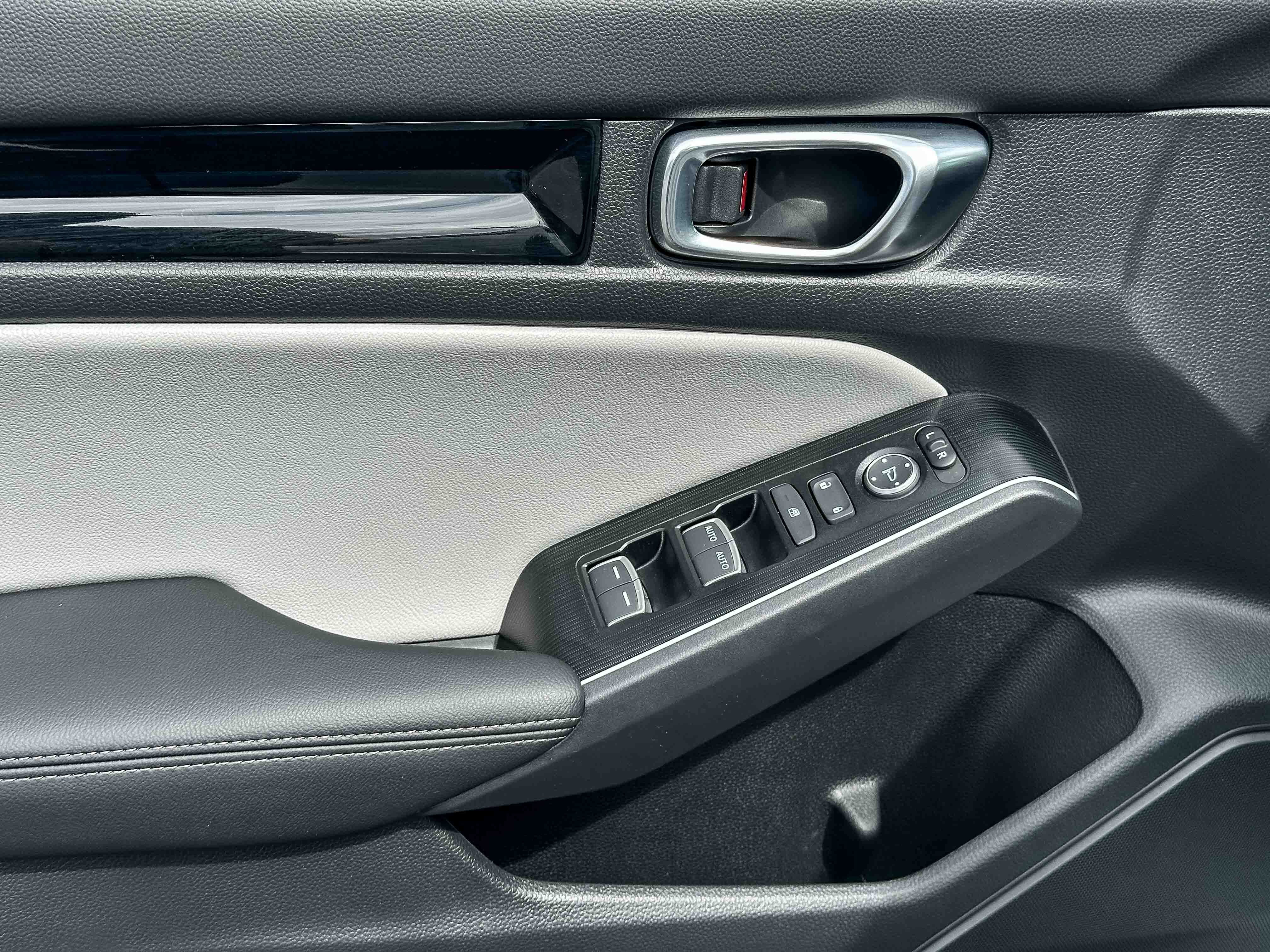 Used 2025 Honda Civic Sport Touring image 17