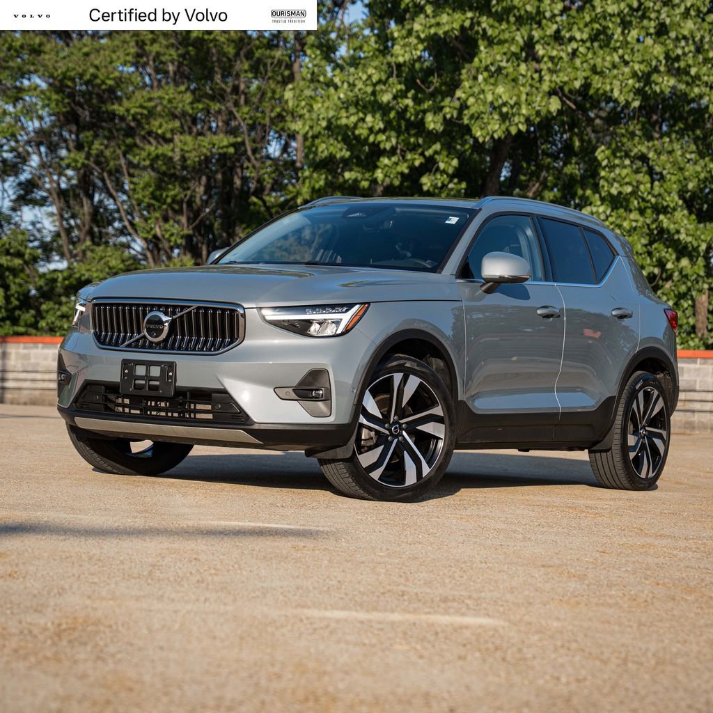 Certified 2023 Volvo XC40 B5 Plus w/ Driver Assist Package AWD/4WD image 1