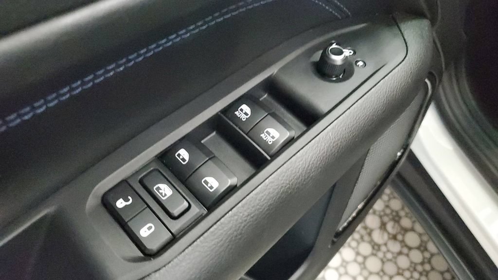 Used 2026 Jeep Compass Latitude AWD/4WD image 20