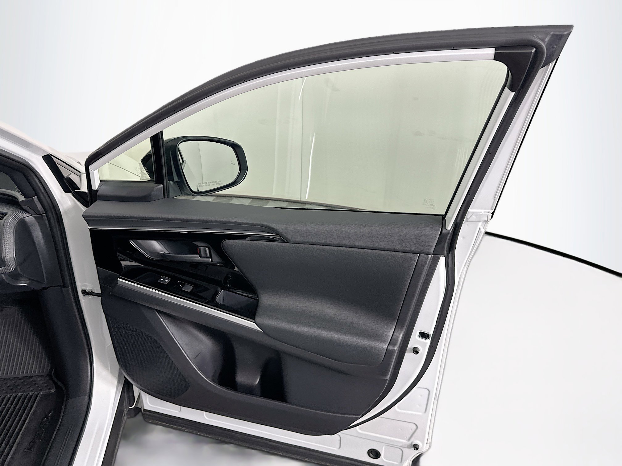 Used 2024 Toyota bZ4X XLE image 32