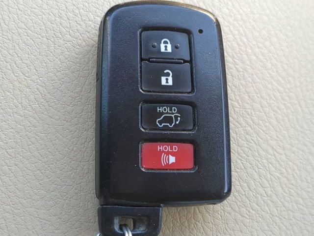 Used 2014 Toyota Highlander XLE image 29