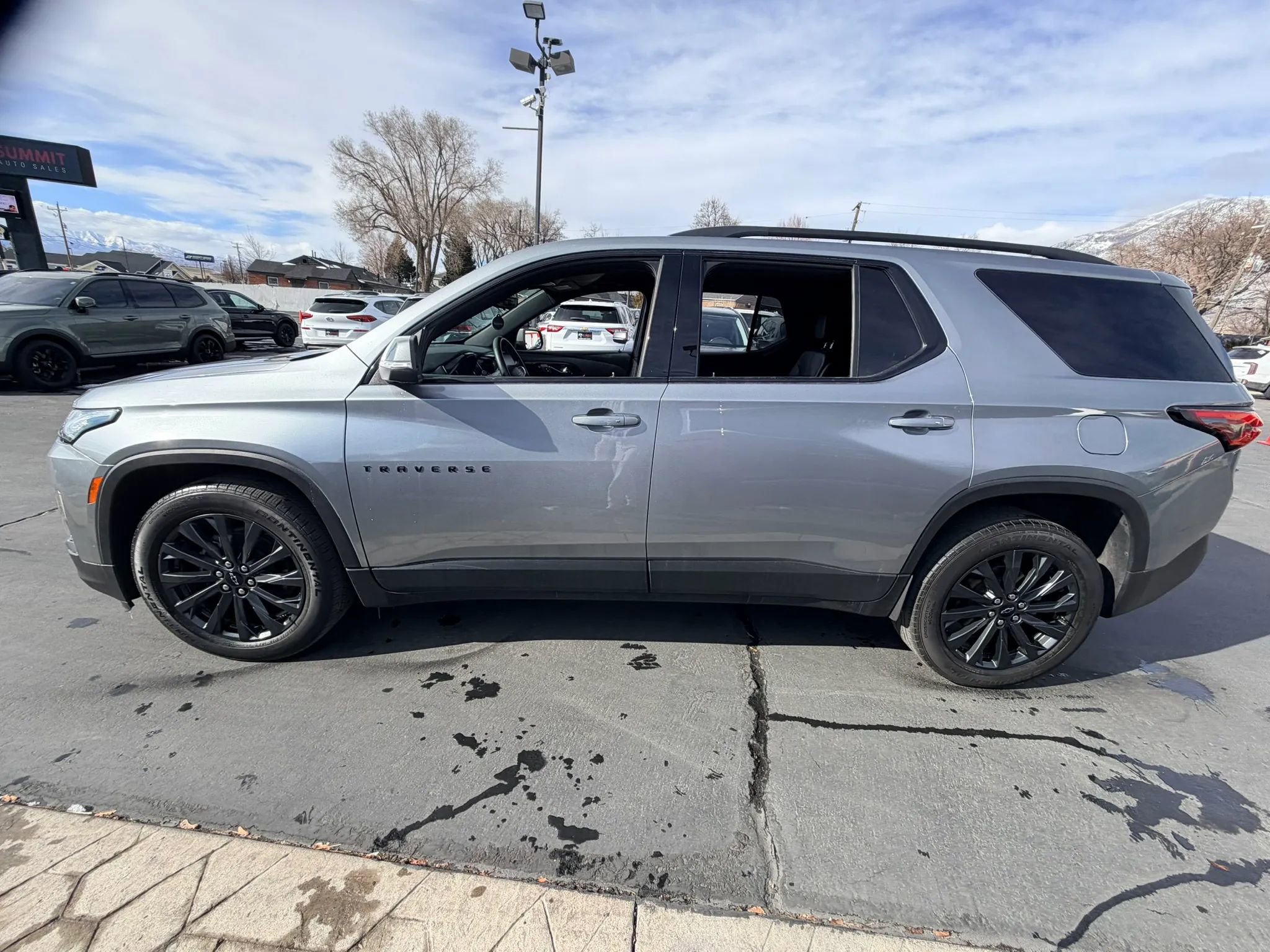 Used 2023 Chevrolet Traverse RS image 7